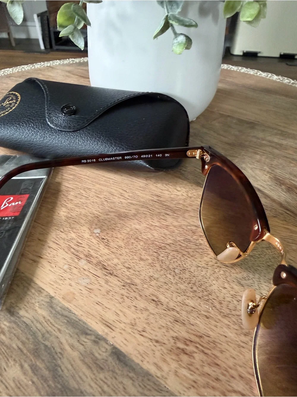 Ray-Ban Clubmaster Sunglasses Brown and Gold - Picture 7 of 7
